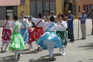 Pajares de la Laguna. Procesión.