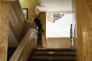 Agentes De La Uco En El Interior Del Ayuntamiento De Soria Durante El Registro. EUROPA PRESS.