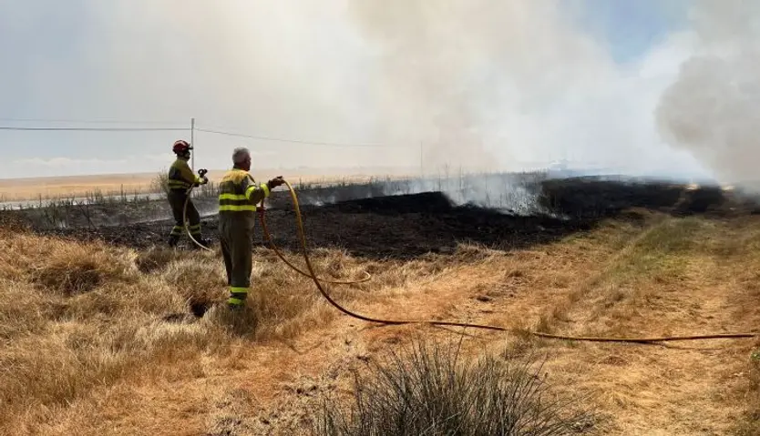 Incendio en la SA 114 a la altura de Nava de Sotrobal