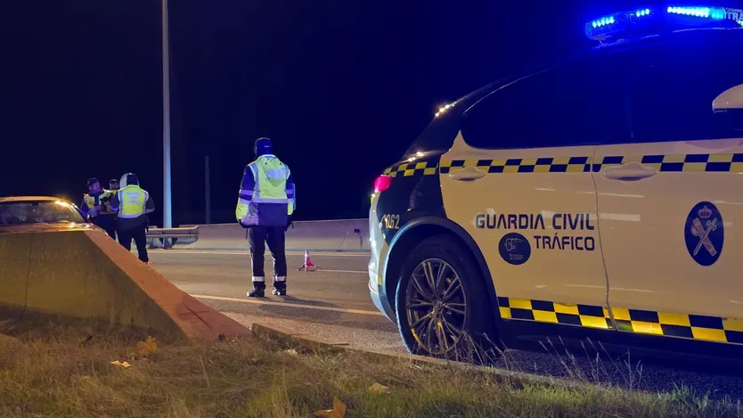 Control de la Guardia Civil por el Fin de Año Universitario en el polígono de Los Villares