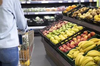 Línea de fruta supermercado. EP