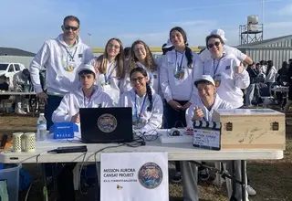 Equipo Misión Aurora justo antes de lanzamiento