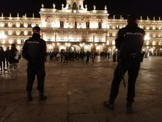 Agentes de la Policía Nacional en la Plaza Mayor | Foto: S24H