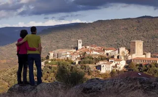 La Diputación edita una Guía Cultural de Miranda del Castañar adaptada a variedad de usuarios y elaborada por ASPRODES