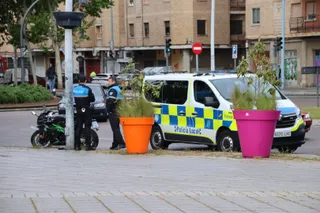Un motorista cae en el paseo de los Robles y es trasladado al hospital de Salamanca