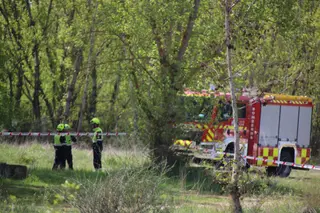 Rescate del cuerpo sin vida en el río Tormes a su paso por Villamayor | Javier S. Fraile