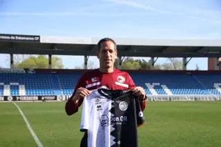 Presentación del nuevo entrenador de Unionistas, José Luis Acciari
