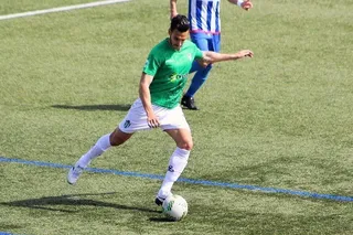 El Guijuelo consigue la mayor goleada de su historia ante el Izarra (8-1)