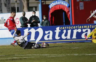 Yurrebaso supera a Acosta y Salva en la acción del 1 1 FOTO CD CALAHORRA