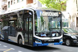 Autobús urbano de Salamanca en foto de archivo (4)