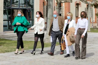 Francisco Igea, en el centro, junto a las consejeras Isabel Blanco, Carlota Amigo, Verónica Casado y Rocío Lucas. | FOTO: ICAL