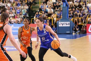 Perfumerías Avenida - Valencia Basket