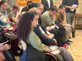 Personas con TEA visitan el Ayuntamiento de Salamanca en el Día Mundial de Concienciación sobre el Autismo (2)