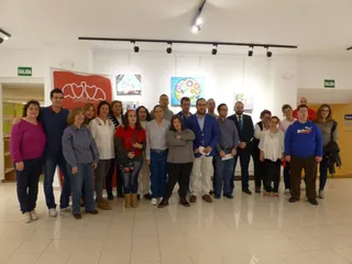 Exposición de participantes en el Taller de Artes Plásticas y Visuales de AVIVA