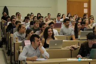 Estudiantes derecho juez ruz (13)