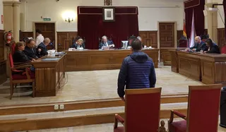 Piden once meses de prisión por una presunta estafa al provocar accidentes y cobrar la indemnización