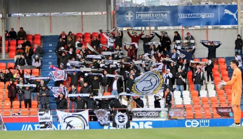 Afición de Unionistas en el Anxo Carro FOTO UNIONISTAS CF