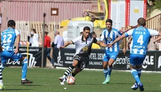 Salinas, en una acción ante el Deportivo / FOTO SALAMANCA24HORAS.COM