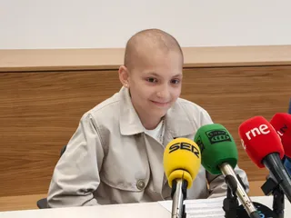María Caamaño en la firma del acuerdo entre Asociación Contra el Cáncer de Salamanca y La Sonrisa de M4ría. S24H.