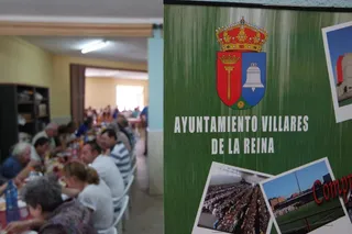 Un centenar de mayores disfruta de su día en las fiestas de Villares