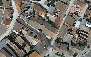 Mantiene en jaque a la Guardia Civil durante hora y media huyendo por los tejados de Rágama