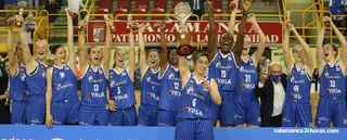 Silvia levanta el título liguero en el Pabellón de Würzburg / FOTO SALAMANCA24HORAS.COM