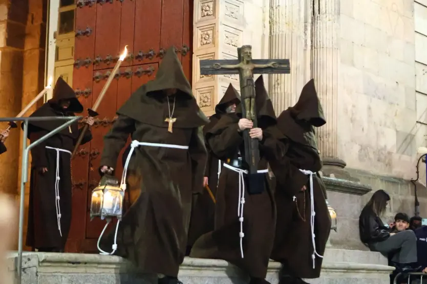 Cruz De Guía De La Hermandad Franciscana En Su Procesión Del Sábado De Pasión. S24H