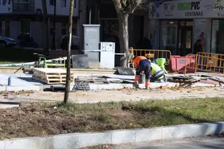 Gente trabajando en las carreteras