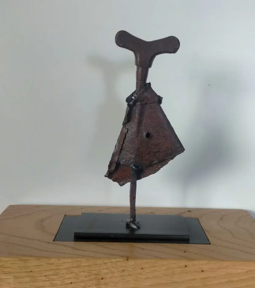 Esculturas con base de madera de encina centenaria y acero de Ángel Martín Carreño, escultor y carpintero de Boadilla que serán expuestas en Las Ventas