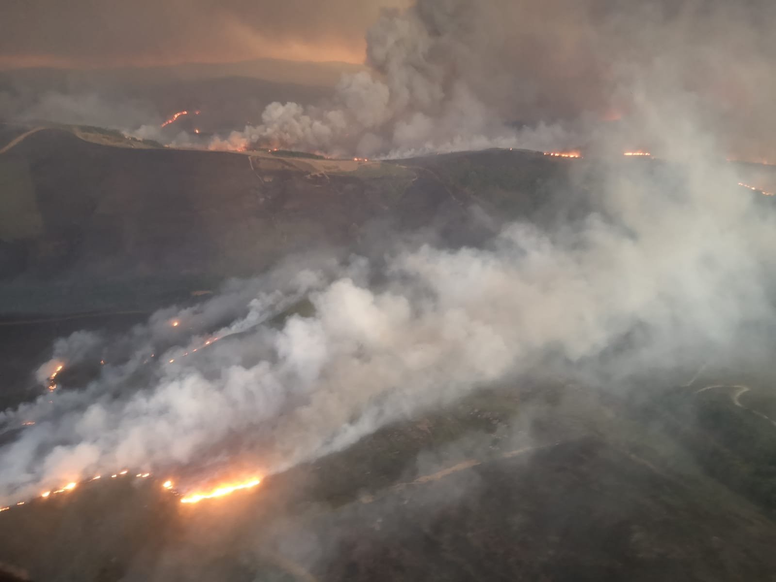 Imagen Del Incendio En La Tejera a Vista De P&aacute;jaro. Foto @AT_BRIF