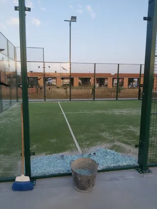 Pista de pádel destrozada en Doñinos de Salamanca | Foto: Ayto Doñinos
