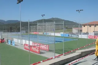 El Club de Tenis y Pádel Béjar organiza torneos con motivos de las ferias de mayo