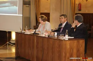 La Diputación publica 'El viaje de las palabras' de Macarena Hernández Prieto