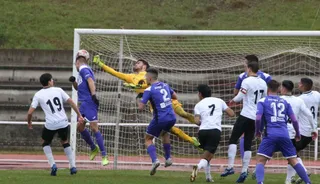Martín Cascajo realiza una parada ante el Peñaranda