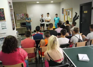 Presentación campaña Cosas Raras 1