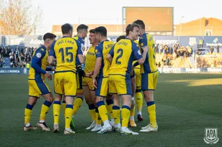 Los jugadores del Alcorcón celebran un tanto en Santo Domingo | FOTO AD ALCORCÓN