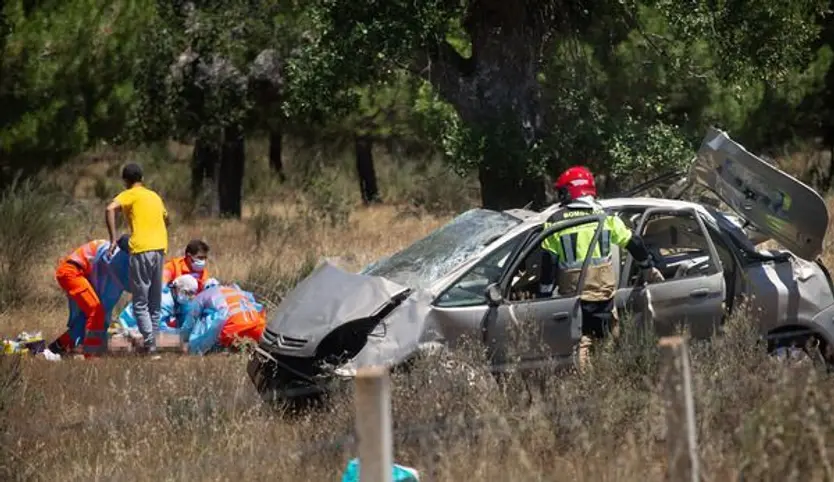 Accidente de tráfico en Espeja. FOTOS VICENTE(5)