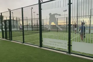 Instalaciones de la pista de pádel de Peñaranda de Bracamonte