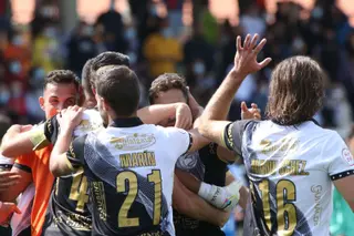 Los jugadores de Unionistas celebran la victoria ante el Deportivo / FOTO SALAMANCA24HORAS.COM