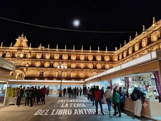 Cartel De Protesta De Las Librerias Anticuarias De Salamanca