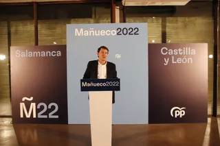 Alfonso Fernández Mañueco, clausura un acto de cierre de la campaña electoral en Salamanca | Fotos: Andrea M