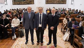 Salomón Lerner, expresidente de la Comisión de la Verdad y Reconciliación de Perú, analiza las violaciones de derechos humanos en una conferencia en la Universidad de Salamanca | Comunicación Universidad de Salamanca