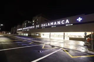 Nuevo hospital de Salamanca de noche