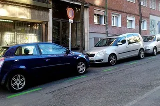 Coche estacionado en sentido contrario | Fotografía Autocasión