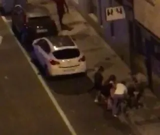 Pelea calle Pérez Oliva