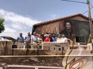 Las Torres, mural homenaje maestra