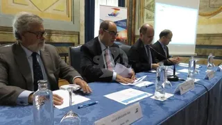 El muelle Vega Terrón, 'condenado' al uso turístico