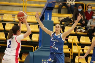Cazorla defiende ante Ferrol | FOTO SALAMANCA24HORAS.COM