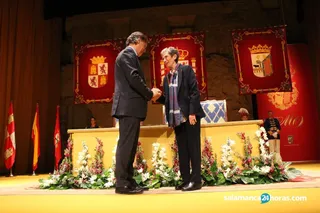 Medallas de oro de la ciudad (69) (Copy)
