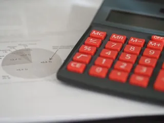 Una calculadora. | EP